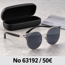 Γυναικεία γυαλιά ηλίου 63192 με ασημί σκελετό και σκούρους φακούς — γυαλιά με θήκη και πανάκι