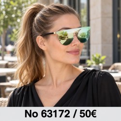 Γυναικεία γυαλιά ηλίου 63172 με απαλούς πράσινους πολωτικούς φακούς καθρέφτη — φορεμένα από μοντέλο, λήψη 2